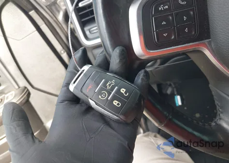 2019 Ram 2500 Laramie 4X4 6'4 Box from USA, damaged, VIN 3C6UR5FL3KG727452